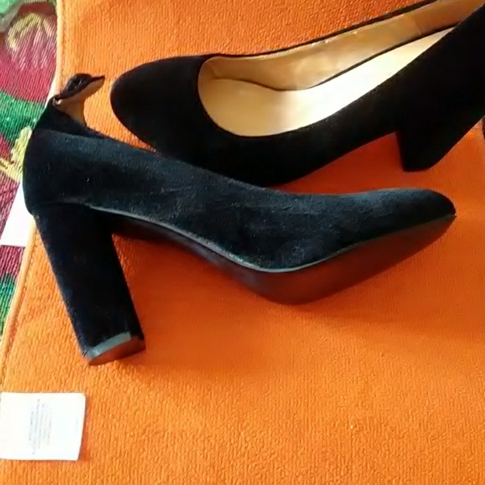 Shoes - Picture 2 of 6